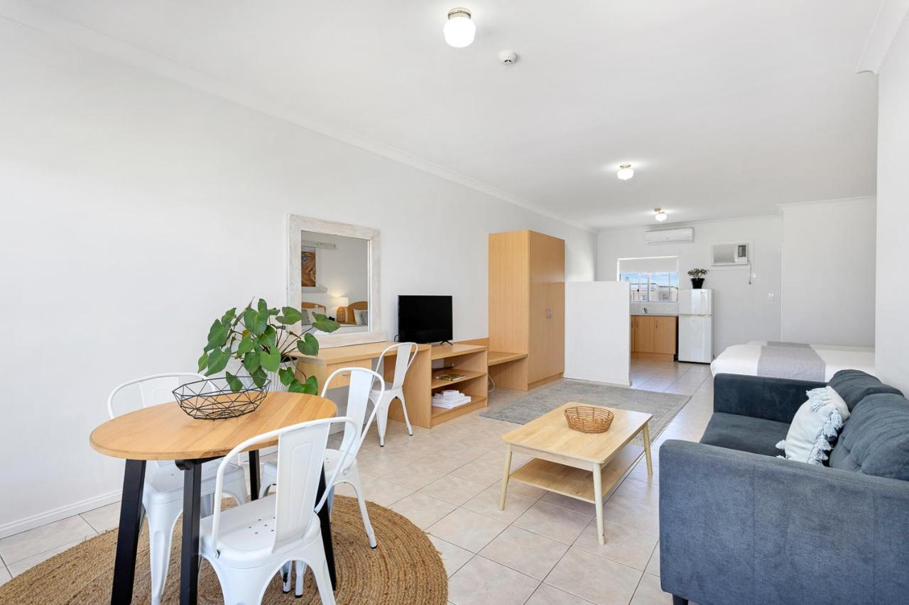 Coast Motel And Apartments Port Noarlunga Extérieur photo